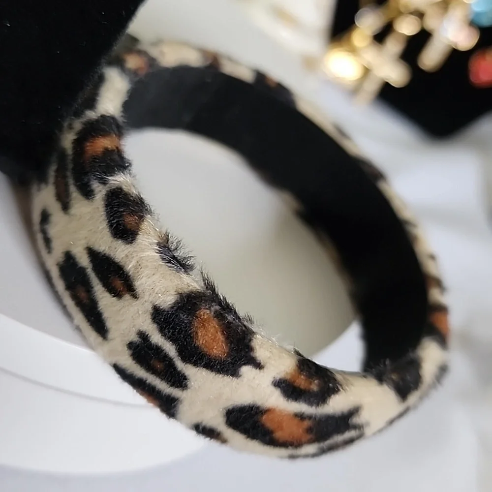 Animal Print Bracelet Set New